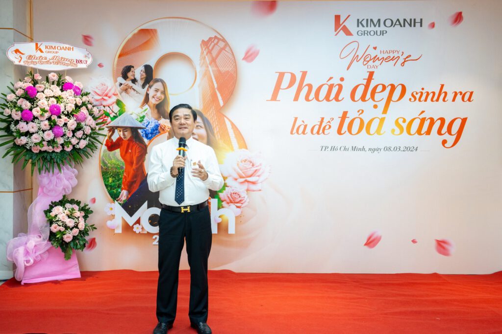 Ông Nguyễn Thuận – Phó Chủ tịch HĐQT Kim Oanh Group gửi lời chúc mừng và cảm ơn tới toàn thể chị em tập đoàn tại chương trình